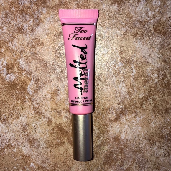 Lipstick - Picture 1 of 2